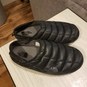 Mens North Face slip on mules